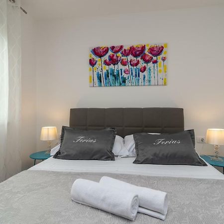 Apartment Ferias Trogir Exterior photo