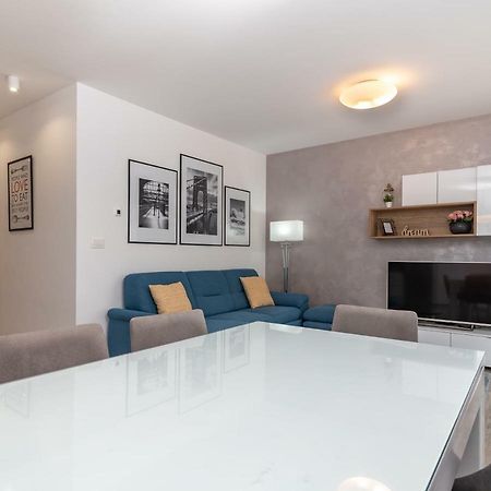 Apartment Ferias Trogir Exterior photo