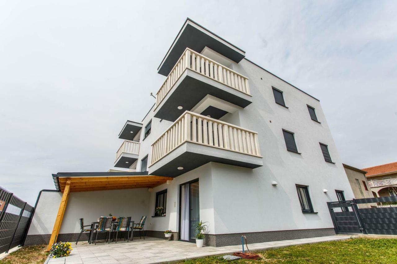 Apartment Ferias Trogir Exterior photo