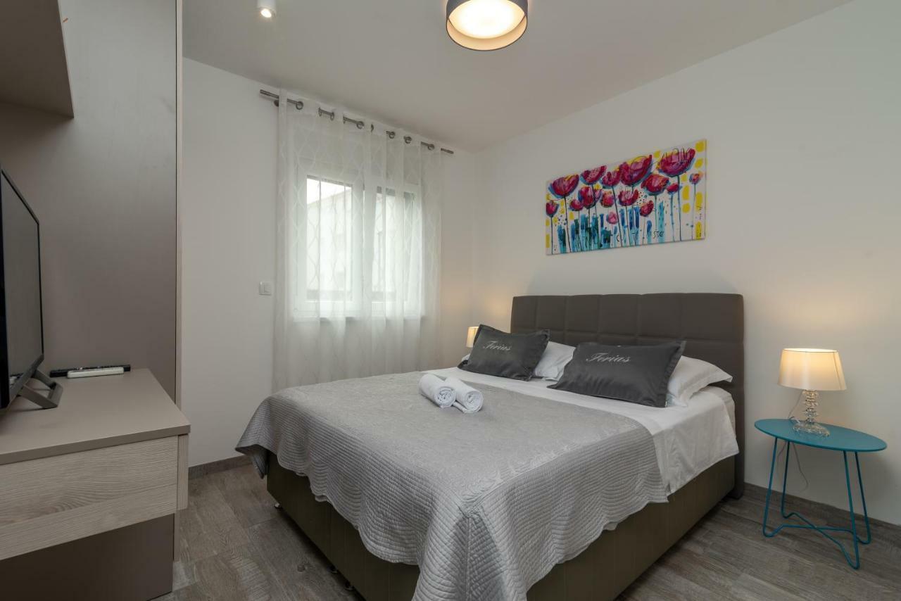 Apartment Ferias Trogir Exterior photo