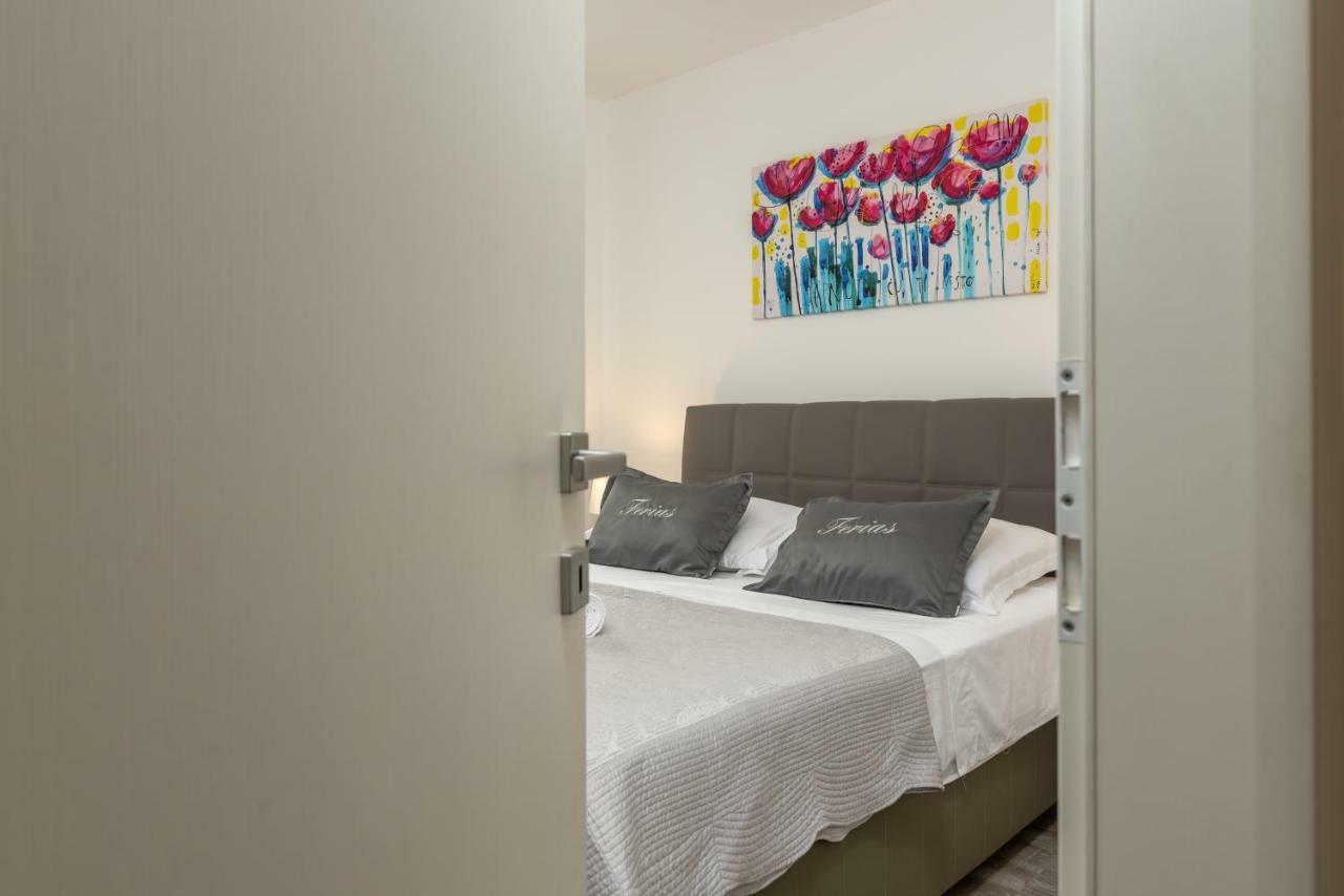 Apartment Ferias Trogir Exterior photo