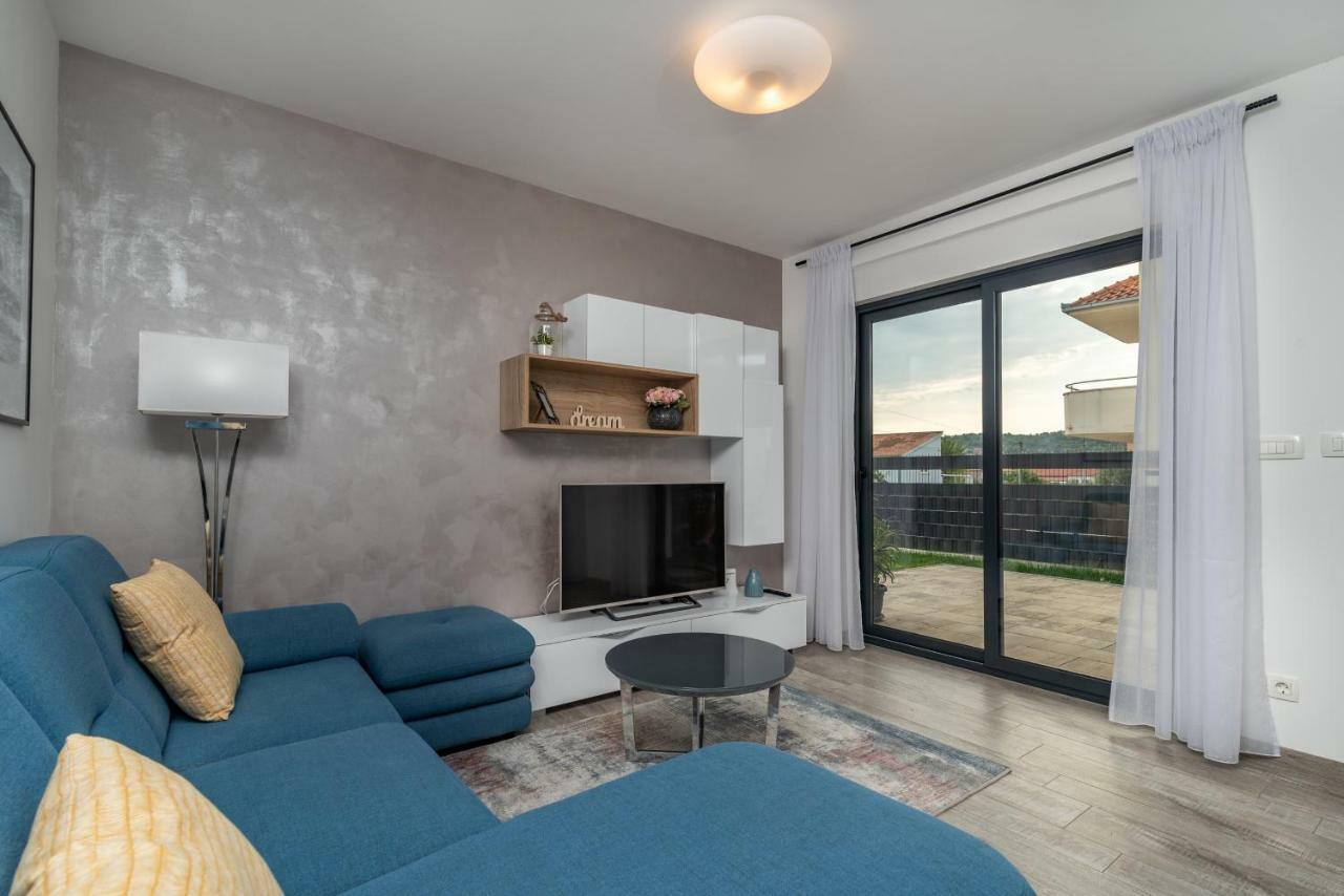 Apartment Ferias Trogir Exterior photo