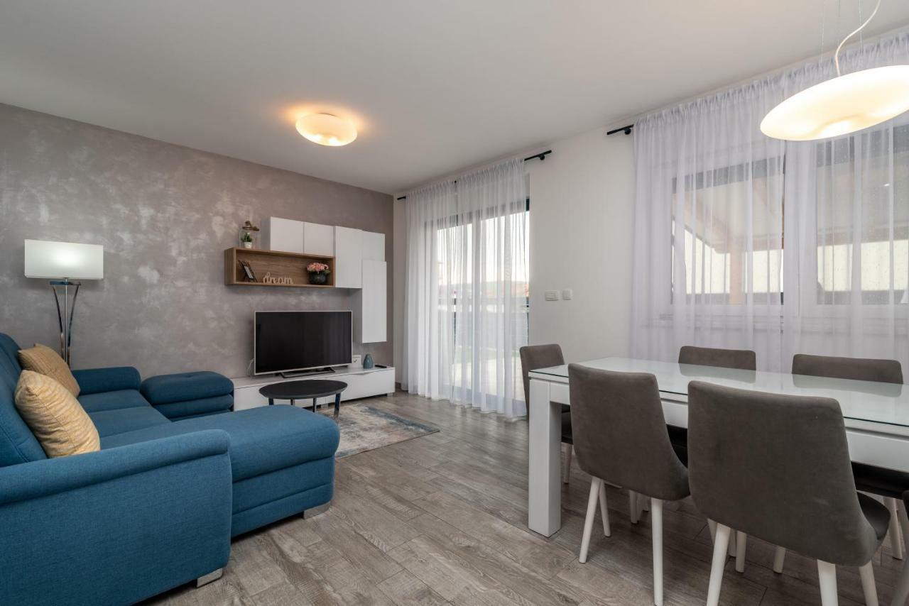 Apartment Ferias Trogir Exterior photo