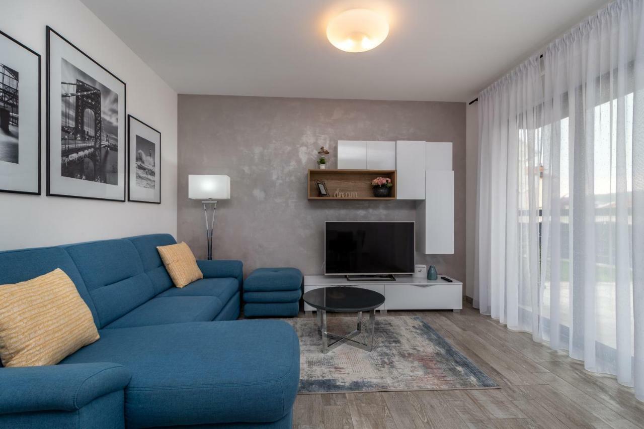 Apartment Ferias Trogir Exterior photo