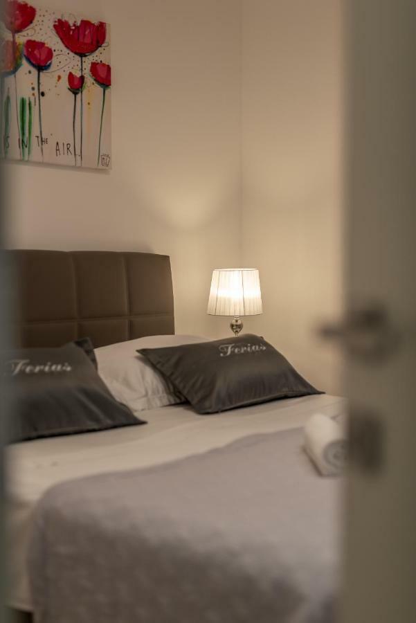 Apartment Ferias Trogir Exterior photo