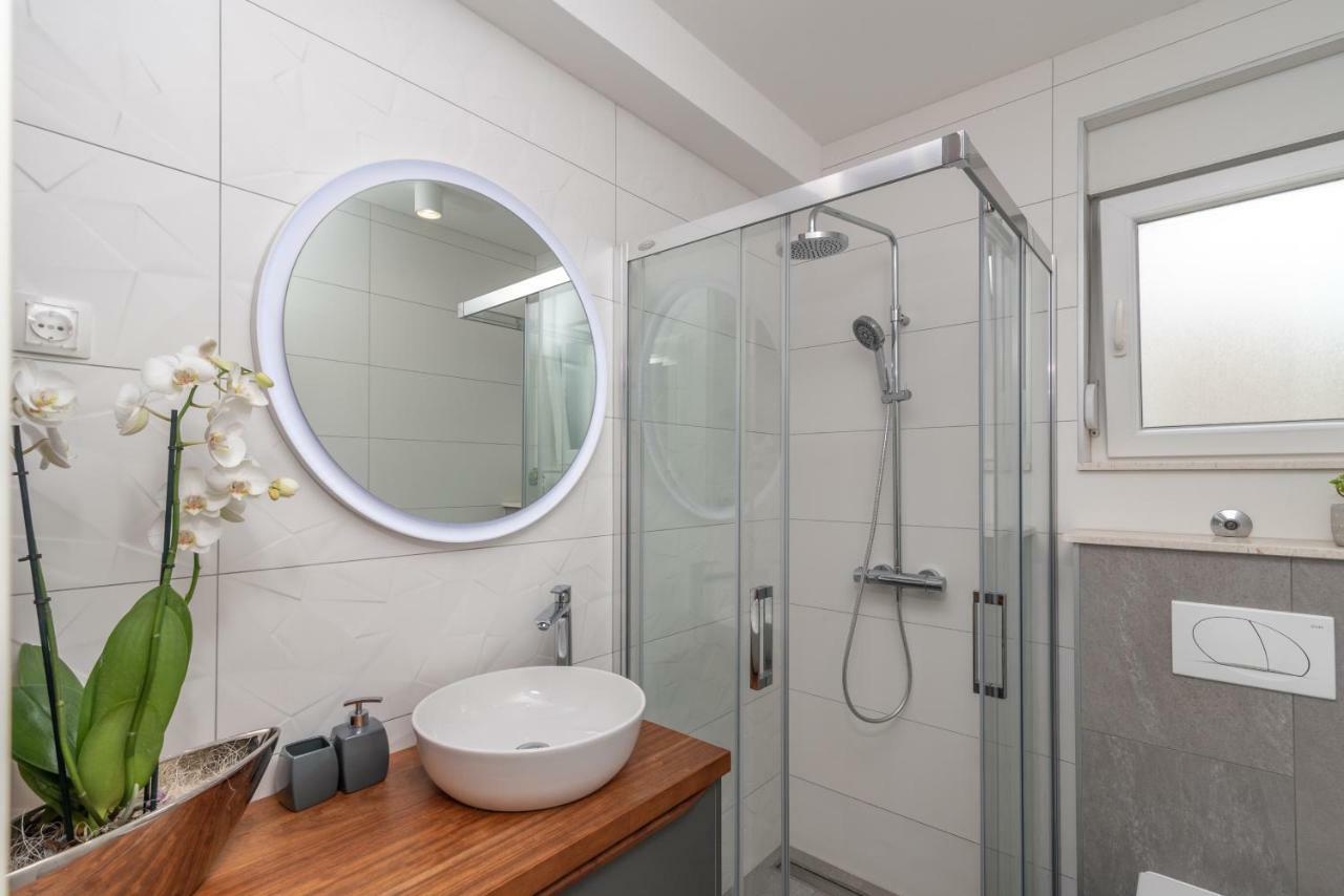 Apartment Ferias Trogir Exterior photo